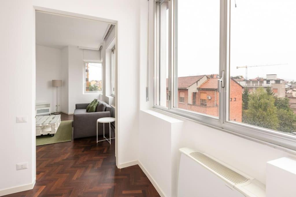 Elegante Bilocale Porta Genova - Mirable Pm Apartment Milano Ngoại thất bức ảnh