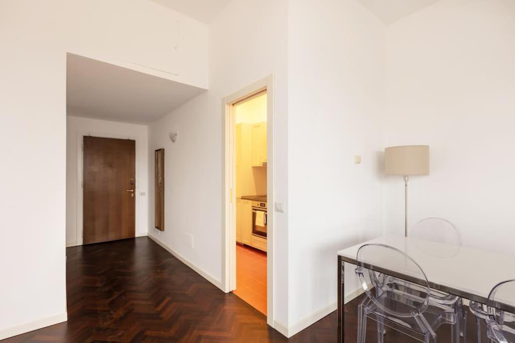Elegante Bilocale Porta Genova - Mirable Pm Apartment Milano Ngoại thất bức ảnh
